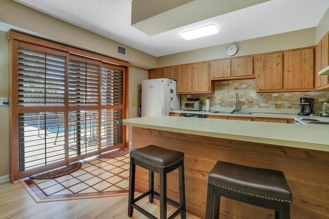 Building Photo - 1420 Ocean Way