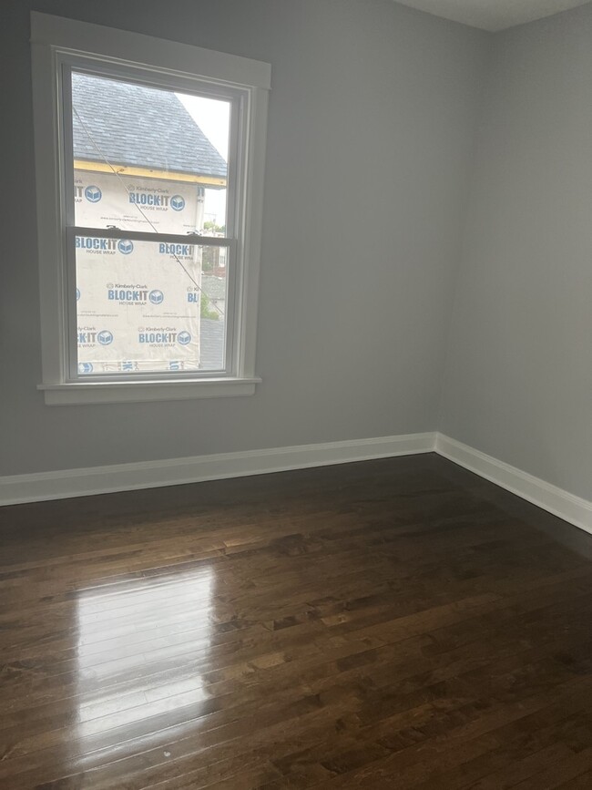 Building Photo - 935 N Massasoit Ave