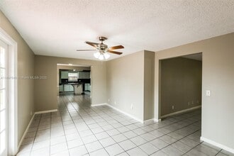 Building Photo - 164 Santa Monica Ave