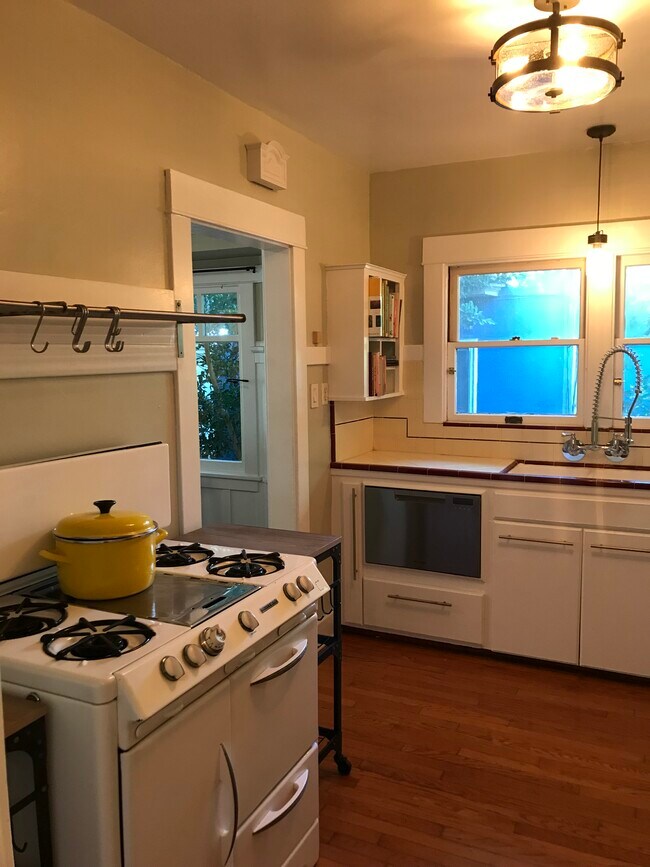 Kitchen - 839 E Ocean Blvd