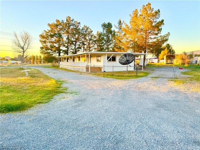 Building Photo - 1480 W Irons St