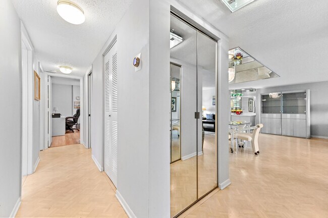 Building Photo - 6768 10th Ave N