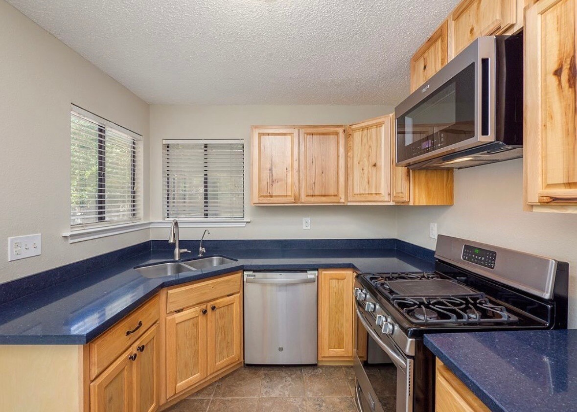 Building Photo - 12917 Meehan Dr