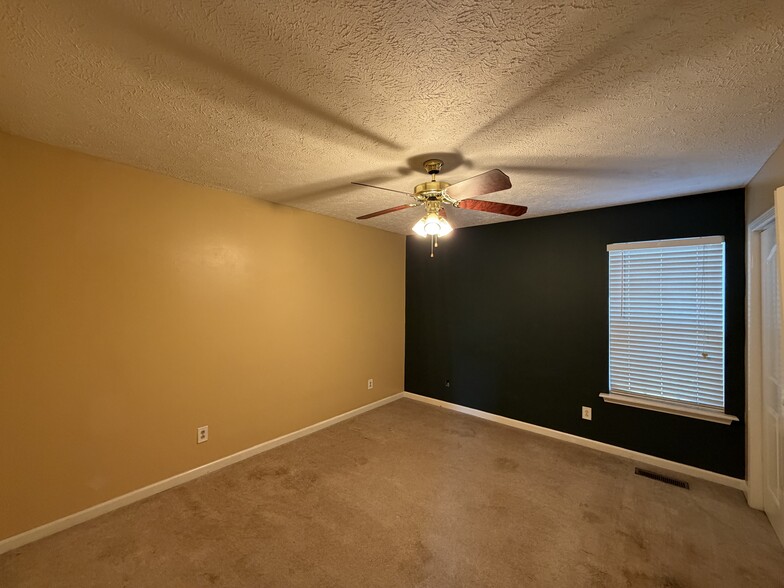 Building Photo - 4914 Camborne Cir