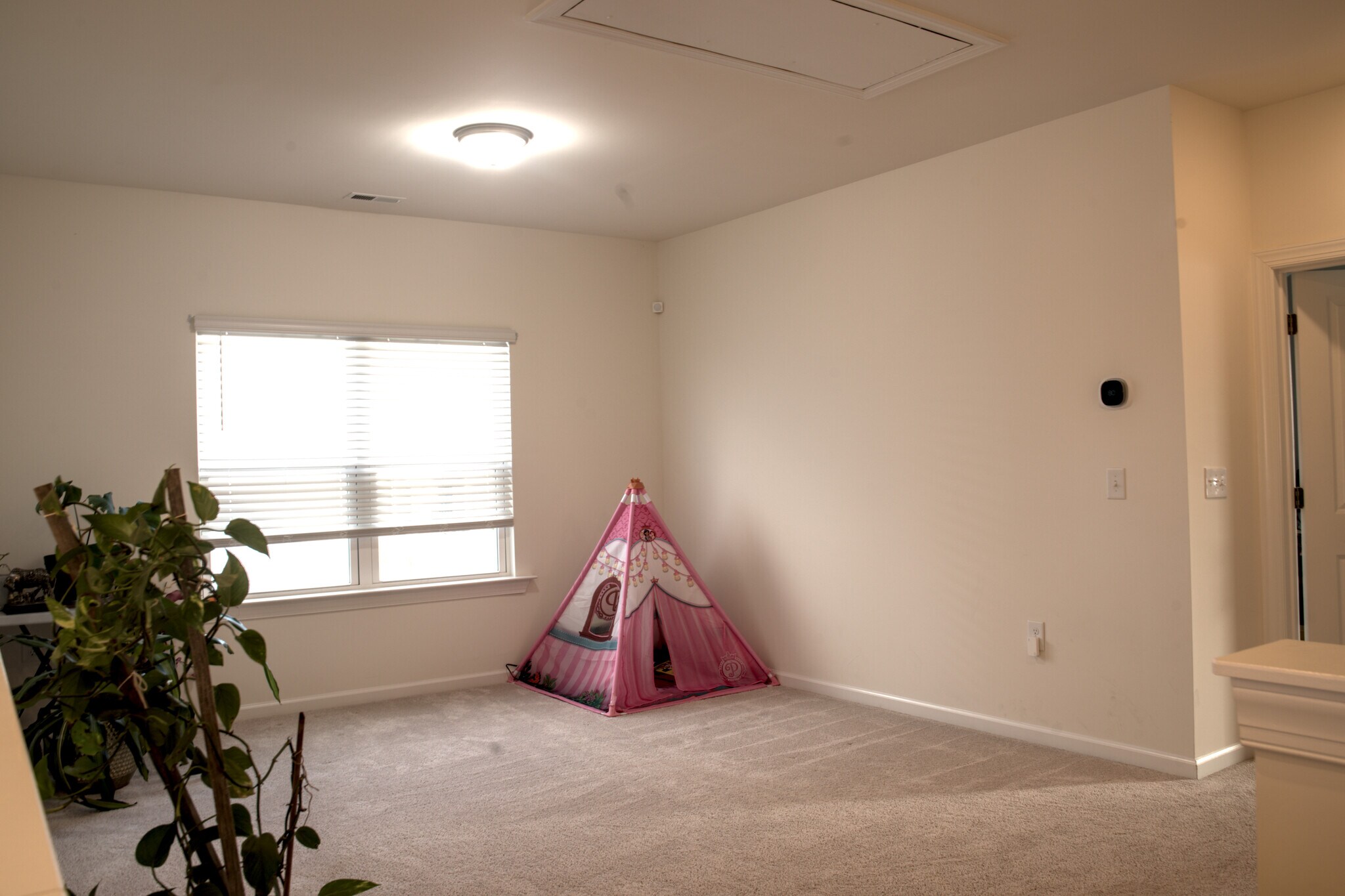 Building Photo - 4532 Valley Crest Ln