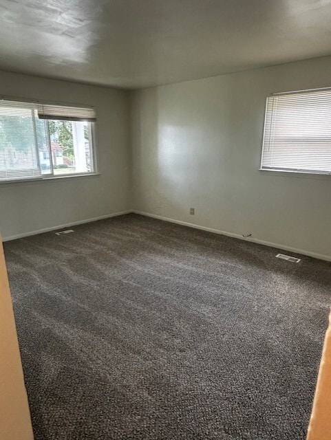 Building Photo - 3115 Holiday Dr