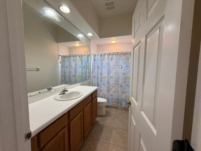 Building Photo - 4 Bedroom 3 Bath Single Family Home Laurel...
