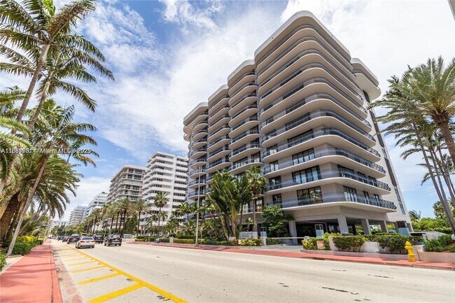Building Photo - 8877 Collins Ave