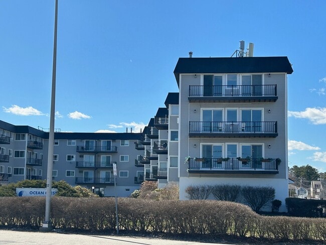 Building Photo - 190 Kings Hwy