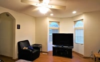 Building Photo - 4-bed, 2-bath home in Urbana available for August!