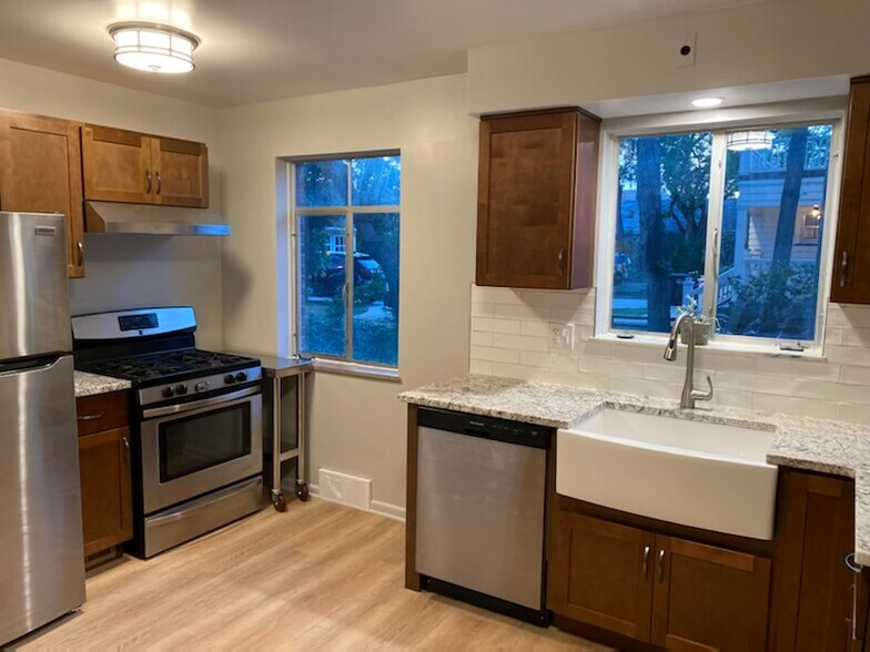 Building Photo - 11509 Lake Ave