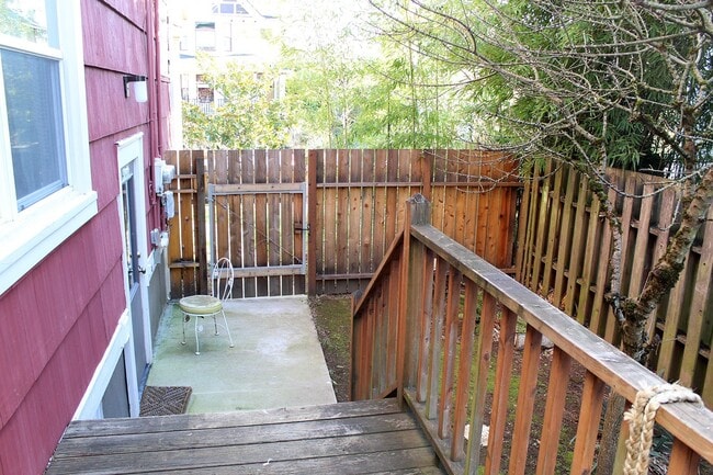 Building Photo - 4923 NE 16th Ave
