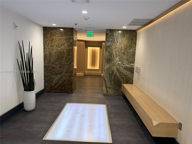 Building Photo - 90 SW 3rd St