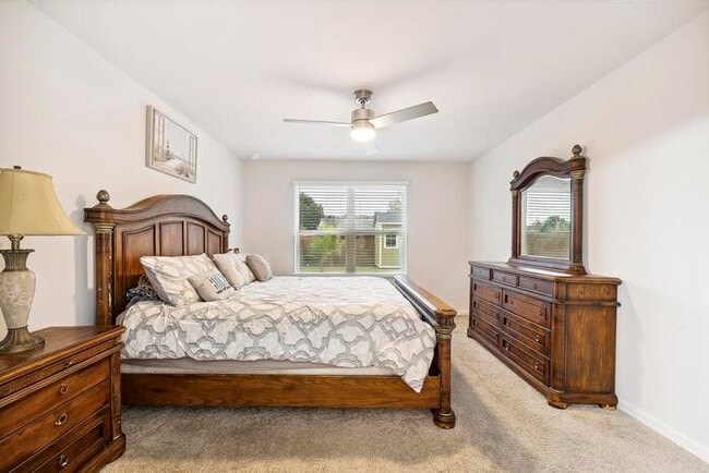 Building Photo - Updated and Move In Ready 4/2 in Cantonment