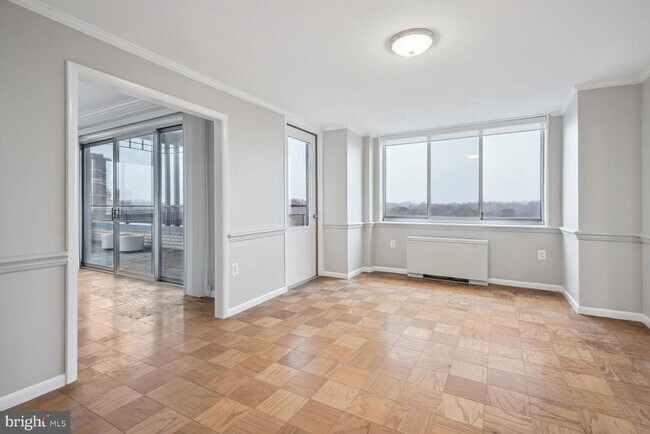 Building Photo - 10401 Grosvenor Pl