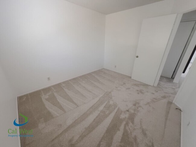Building Photo - 01760 - % -462 N. 7th Street  #A -C