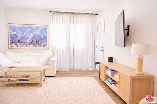 Building Photo - 842 11th St