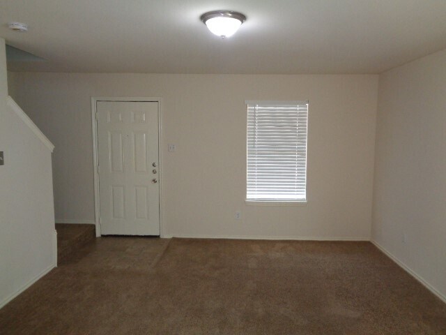 Building Photo - 16746 Fallen Timbers Dr
