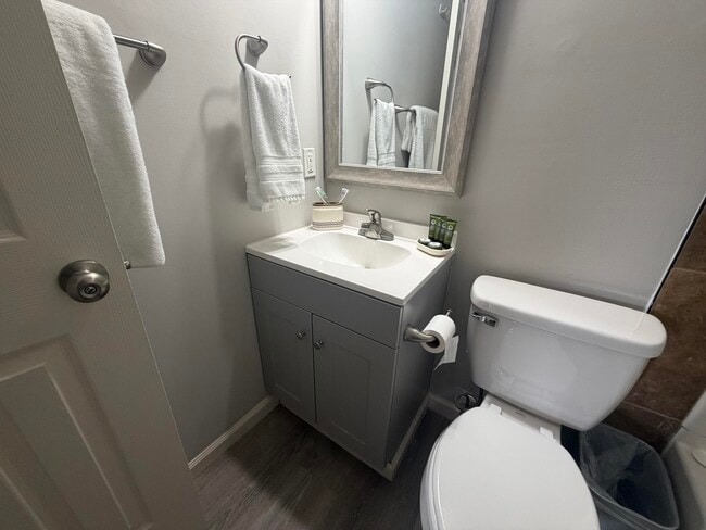 Building Photo - 202 Wheaton Ct