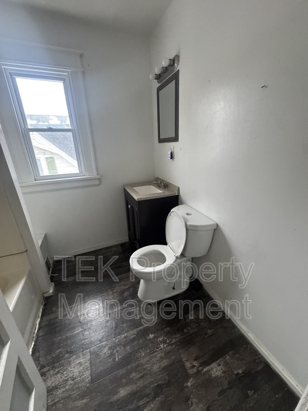 Building Photo - 42-44 Tacoma Street