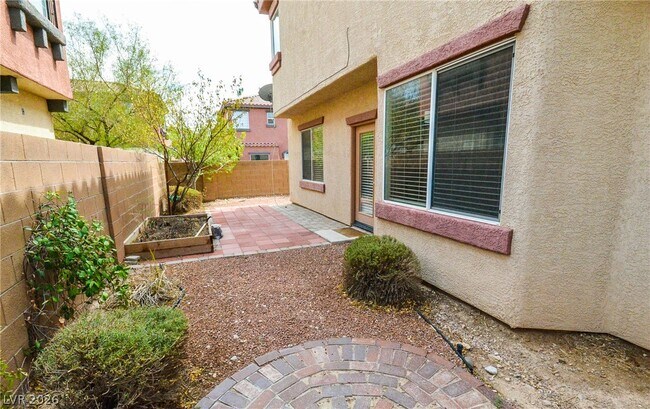 Building Photo - 10624 Allegrini Dr