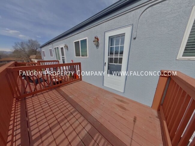 Building Photo - 4725 Picturesque Dr