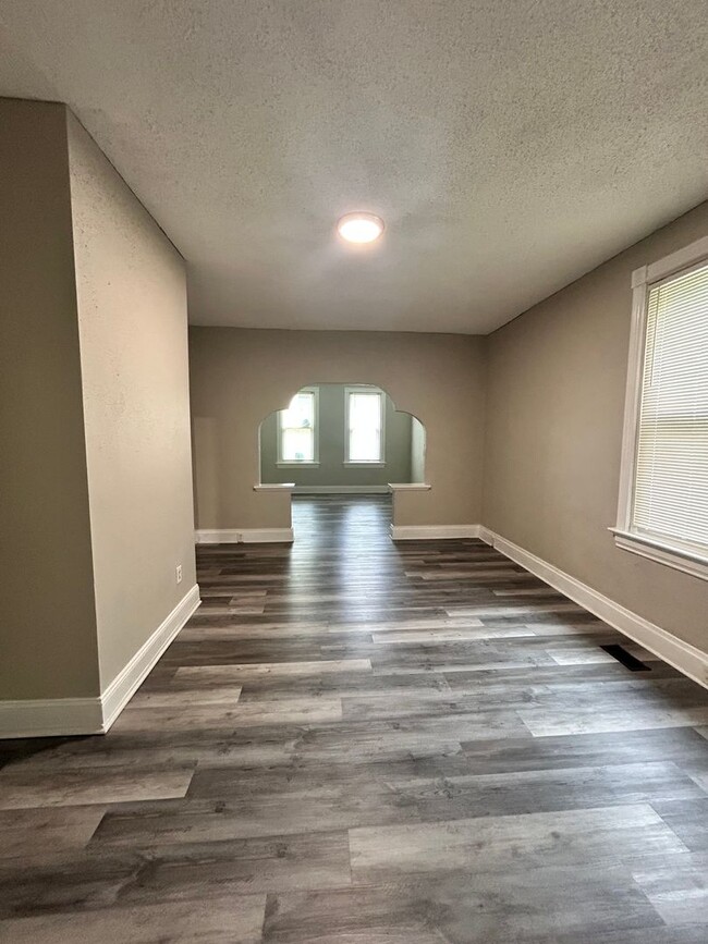 Building Photo - Beautiful Two Story Home on Scottdale