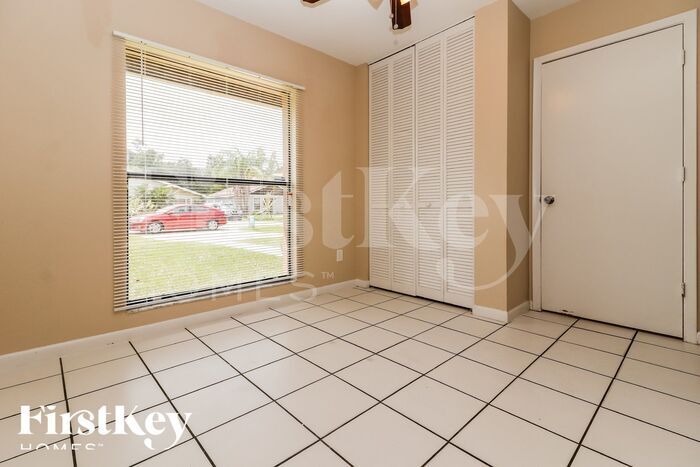 Building Photo - 17395 Dumont Dr
