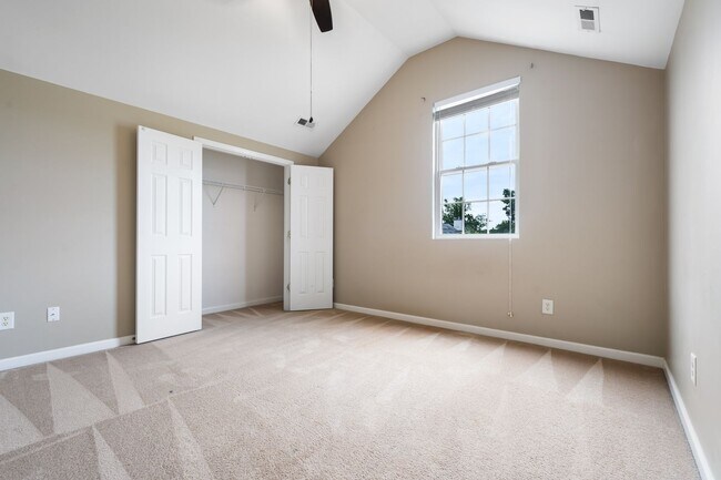 Building Photo - Beautiful 3BR Home with Fenced in Yard & 2-Car Garage in Raleigh