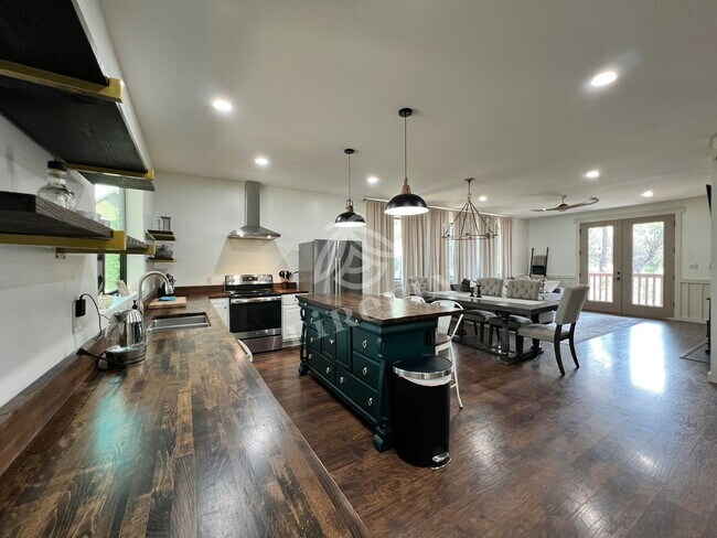 Building Photo - 3425 Ponderosa Lp
