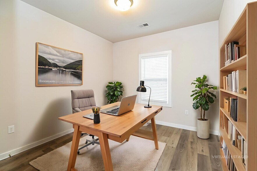 Building Photo - 5511 Laborde Ave