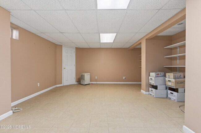 Building Photo - 150 Cloverdale Cir