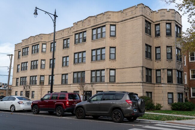 Building Photo - 2508 W Catalpa Ave
