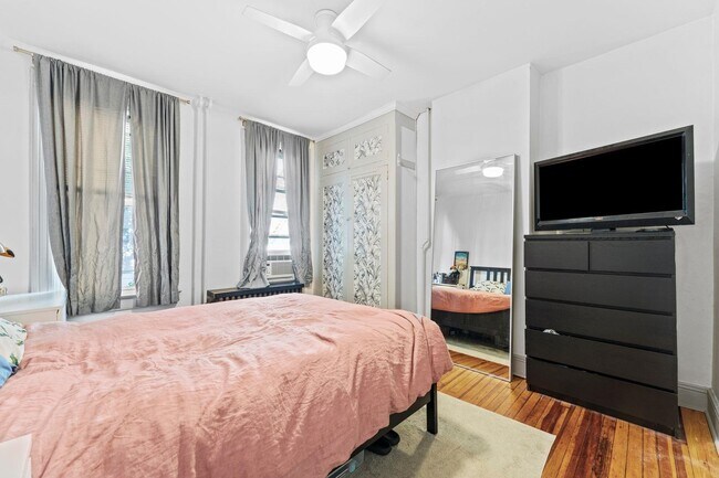 Building Photo - 44 BOORAEM Ave