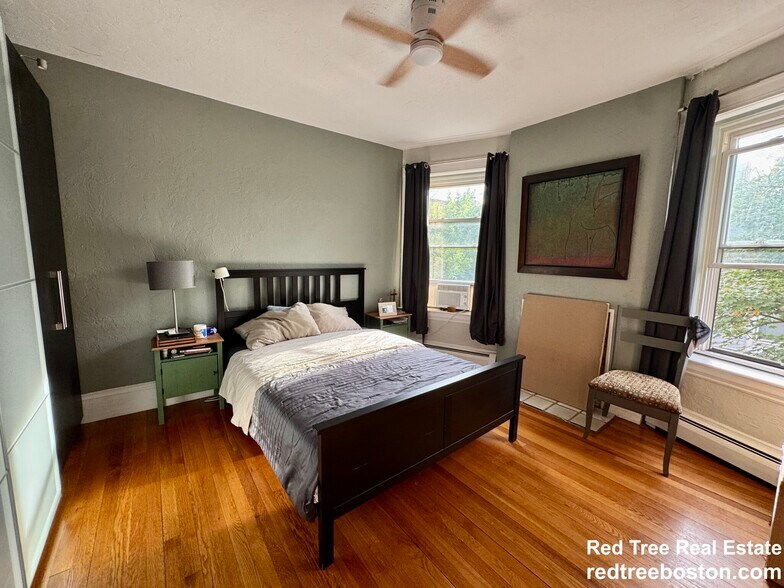 Building Photo - 48 Kent St