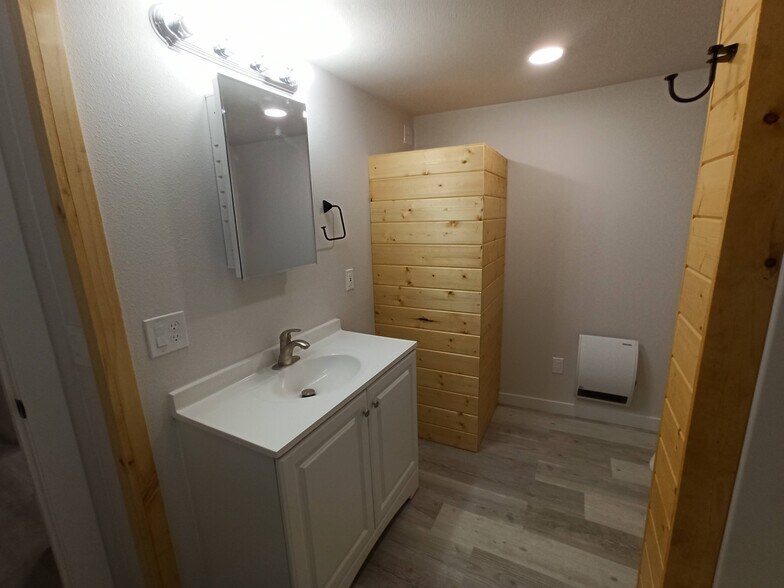 Building Photo - 4510 SE 99th Ave