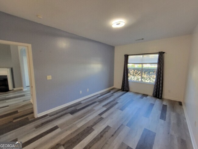 Building Photo - 175 Stillwood Dr