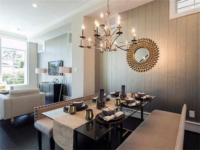 Building Photo - 1208 Bartlett St