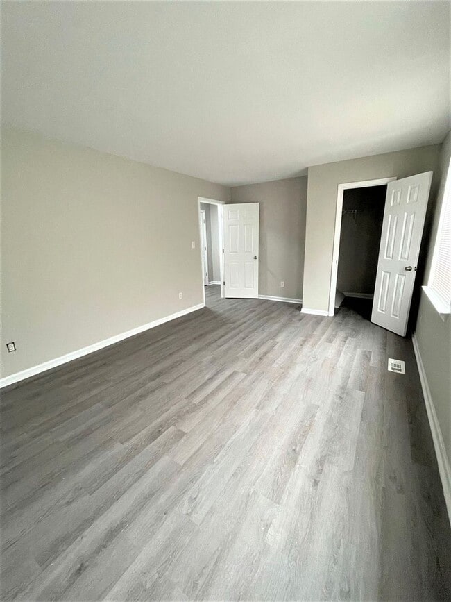 Building Photo - 107 Villa Dr