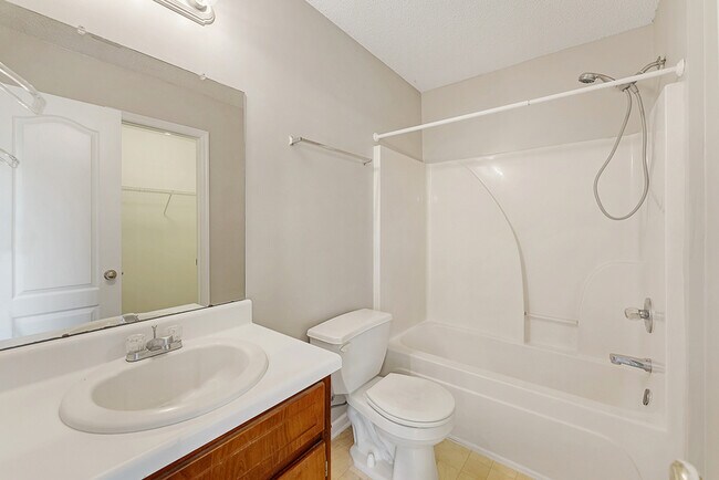Building Photo - 334 Earnhardt Dr