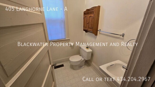 Building Photo - 405 Langhorne Ln