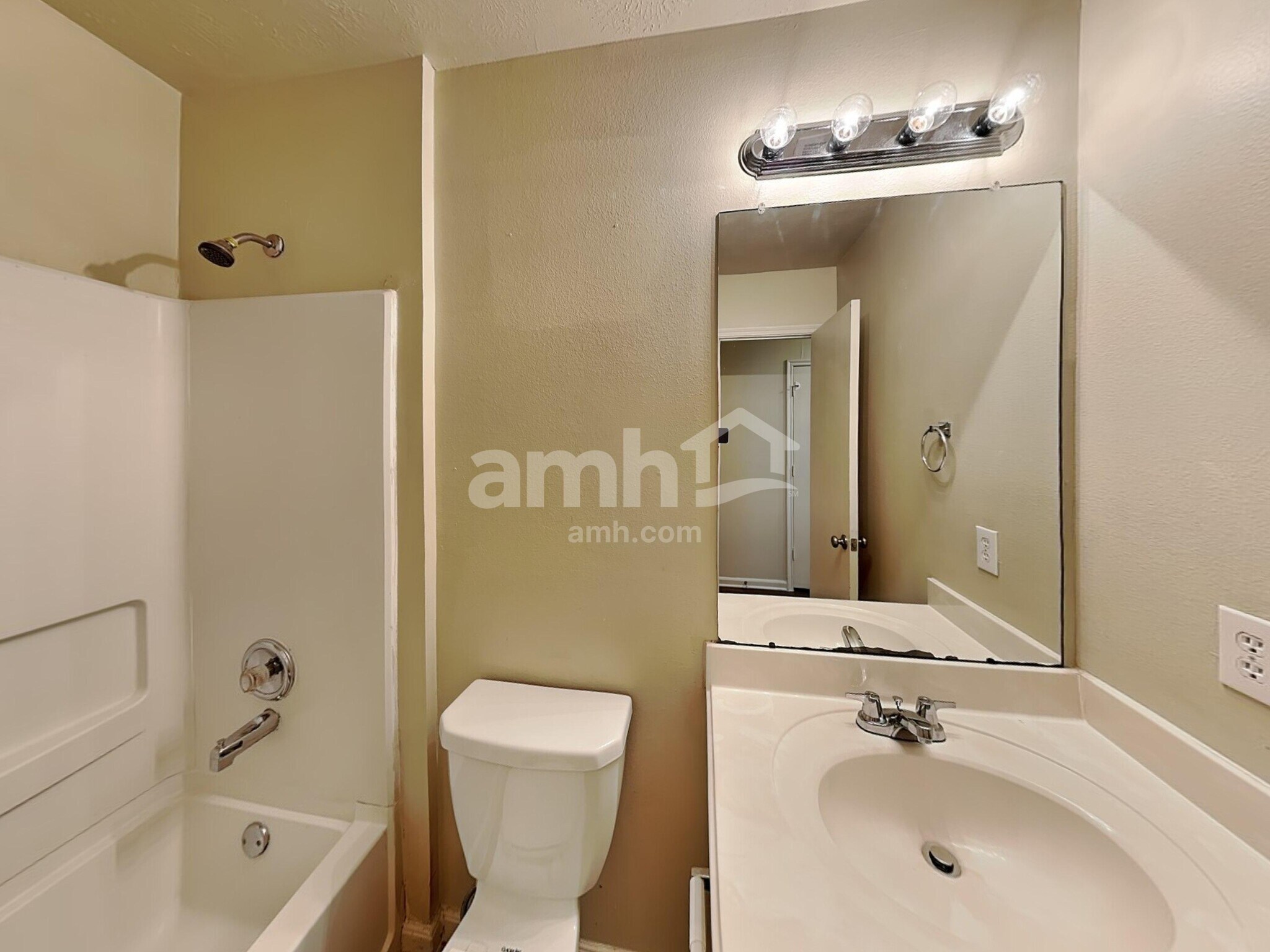 Building Photo - 11010 Heather Bluff Ln