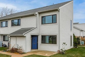 Building Photo - 108 Continental Dr