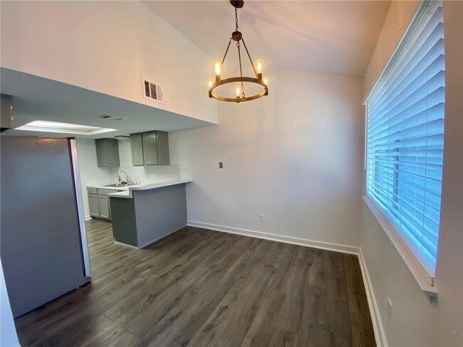 Building Photo - 7264 Coronado Cir