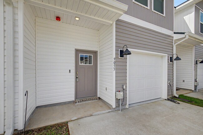 Building Photo - 9055 Golden Eye Dr