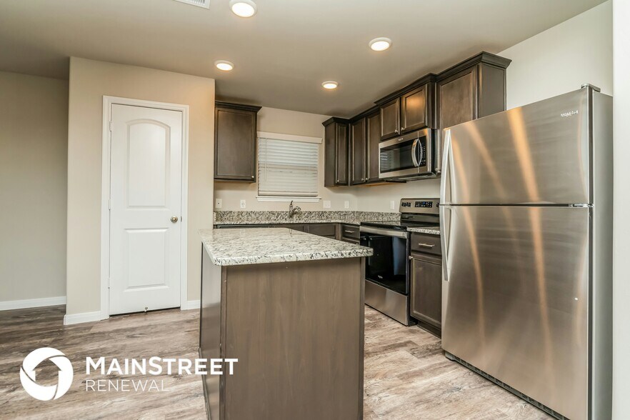 Building Photo - 901 NW 6th St