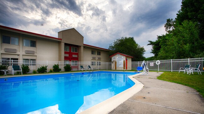 Building Photo - 110 Community Dr