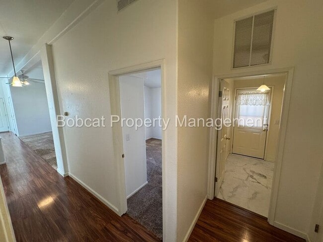 Building Photo - 1129 Gambrel Dr
