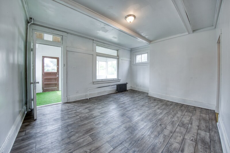 Building Photo - 625 Walnut St