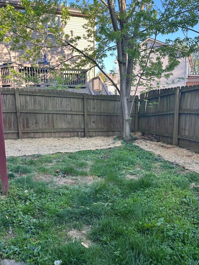 Building Photo - 3933 Pine Ridge Way